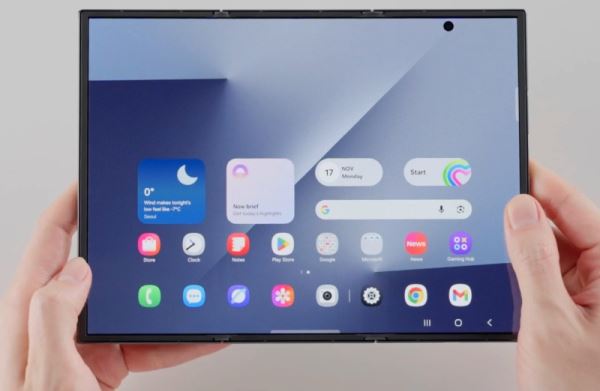 Первую партию трёхстворчатых смартфонов Samsung Galaxy Z TriFold смели за несколько минут