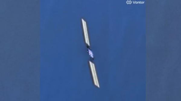 Внезапно сломавшийся спутник Starlink сфотографировали, пока он не рухнул на Землю