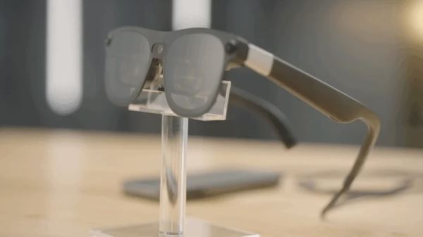 Google показала Xreal Project Aura&nbsp;&mdash; проводные умные очки с прозрачным экраном, Android XR и дизайном классических очков