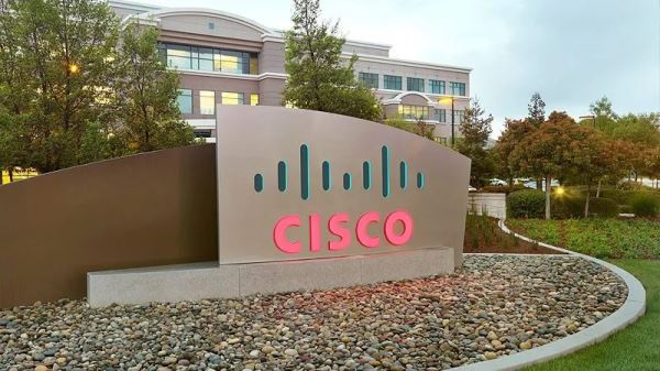 Пузырь ИИ вернул цену акций Cisco на уровень пузыря доткомов