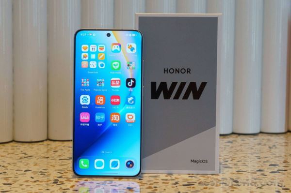 На этой неделе дебютирует Honor Win &mdash; флагманский смартфон с батареей на 10 000 мА&middot;ч и подозрительно знакомым дизайном