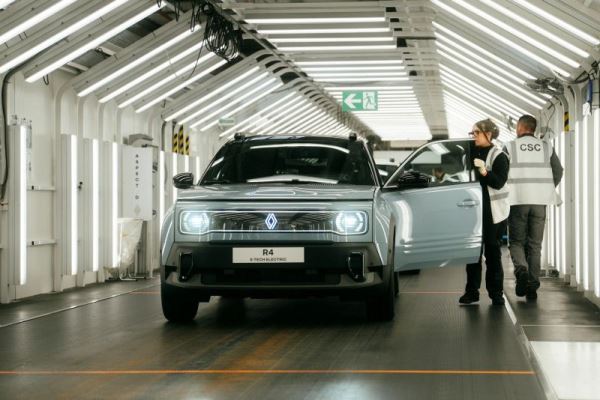 Еврокомиссия отменила полный запрет продаж автомобилей с ДВС с 2035 года