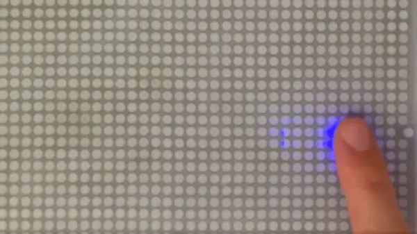 Учёные изобрели тактильный дисплей, который &laquo;оживает&raquo; под пальцами